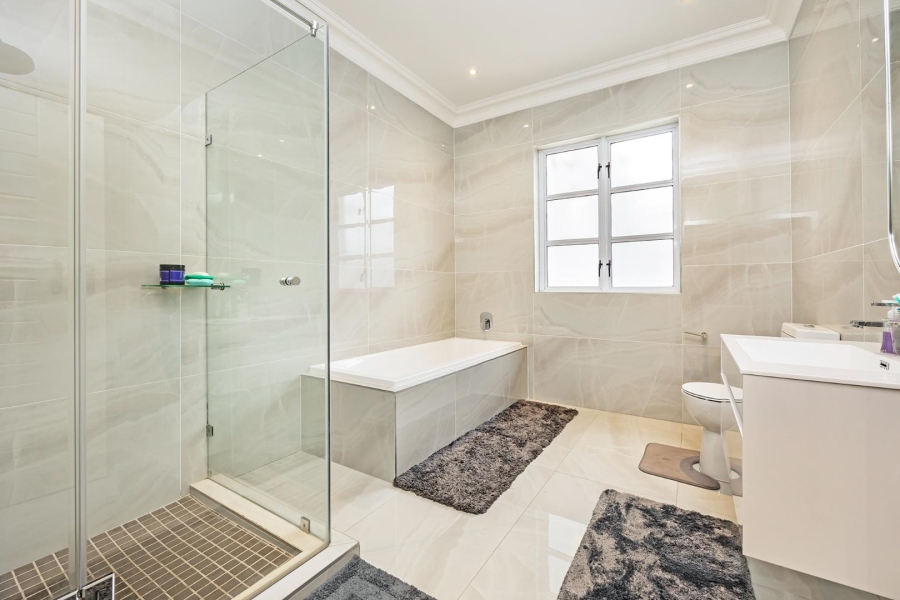 7 Bedroom Property for Sale in Flamingo Vlei Western Cape